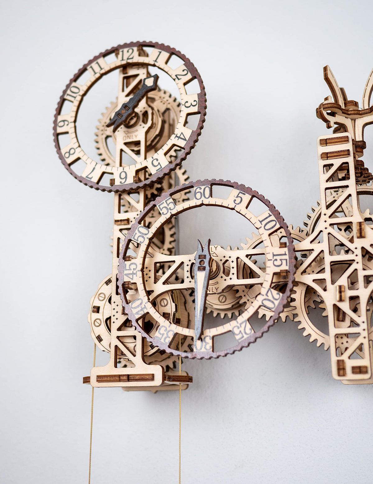 3D Wooden Clock Puzzle Building Kit with 257 Pieces R6278